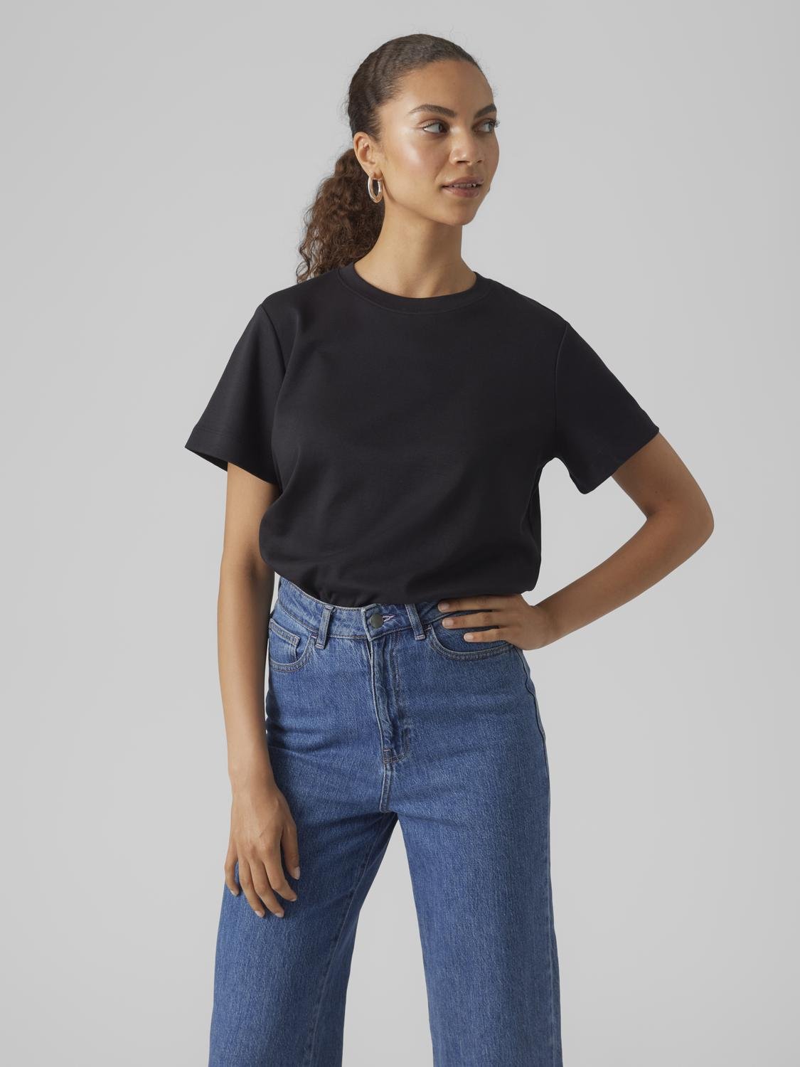 AWNAIMA T-shirt - Black - VERO MODA & VILA Bergvik